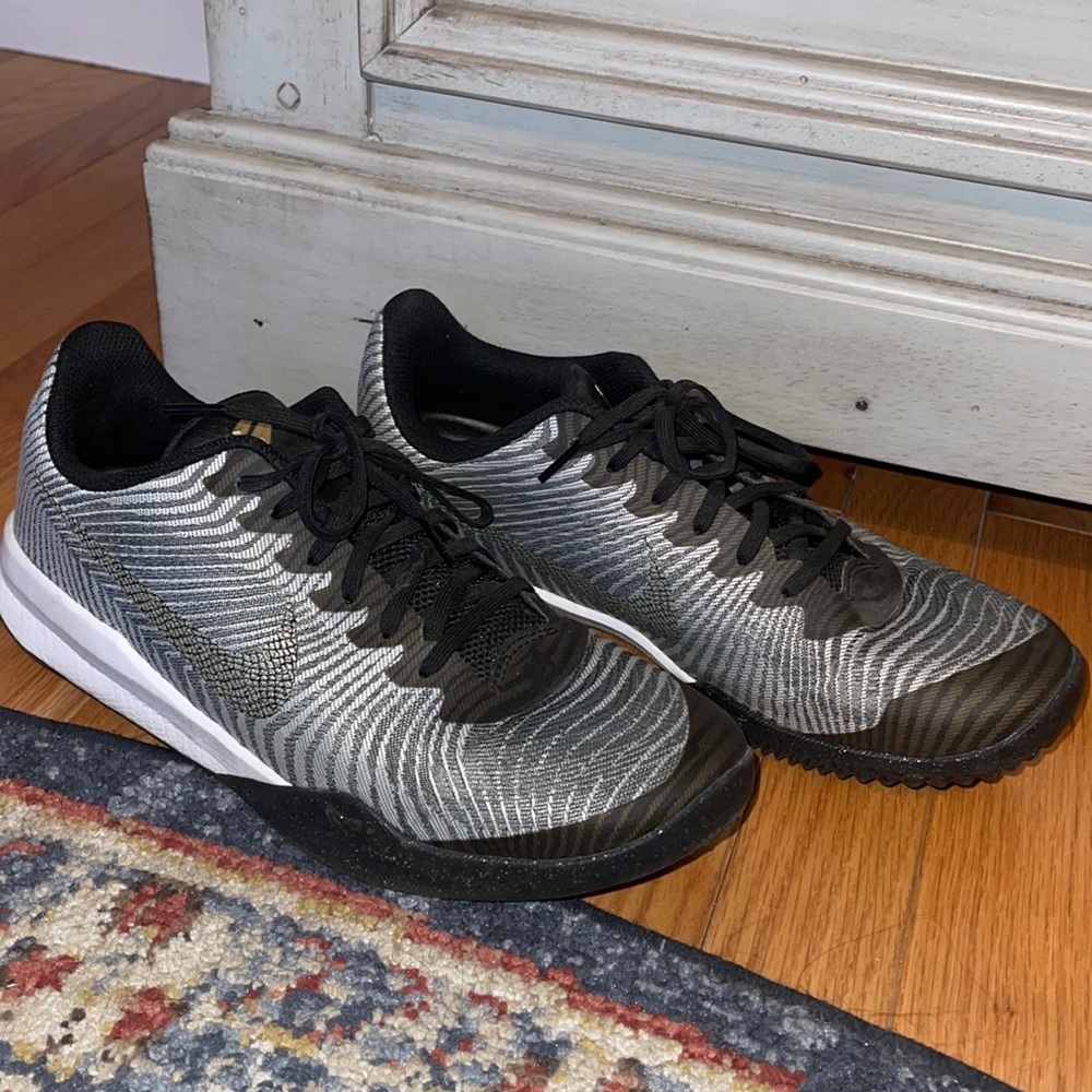 Nike Kobe Mentality II Sneaker (Mens) Size 9.5